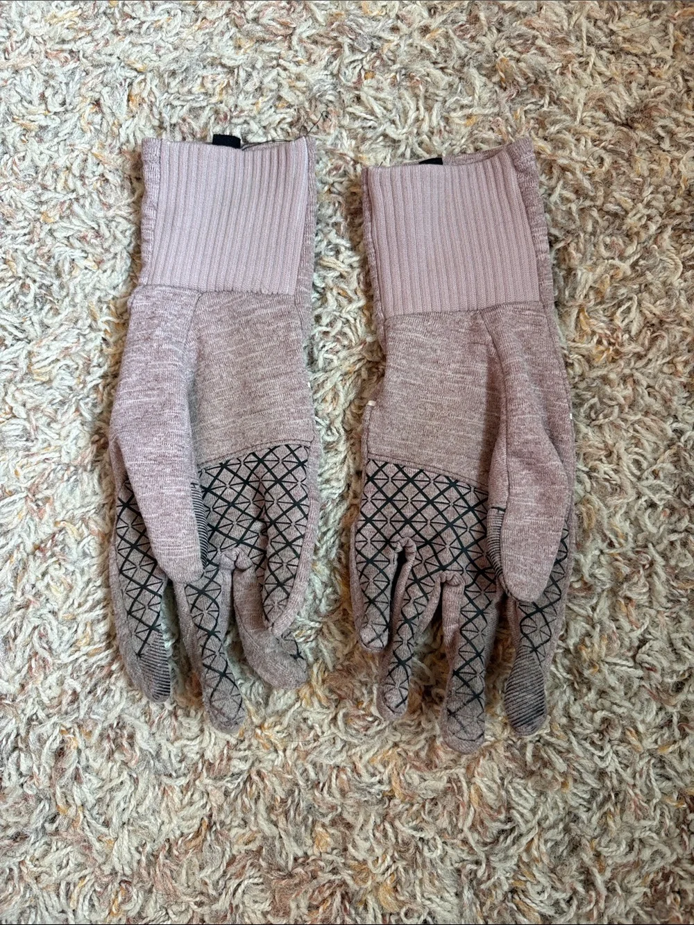 Nike Women's Heather Mauve Performance Gloves with Reflective Swoosh